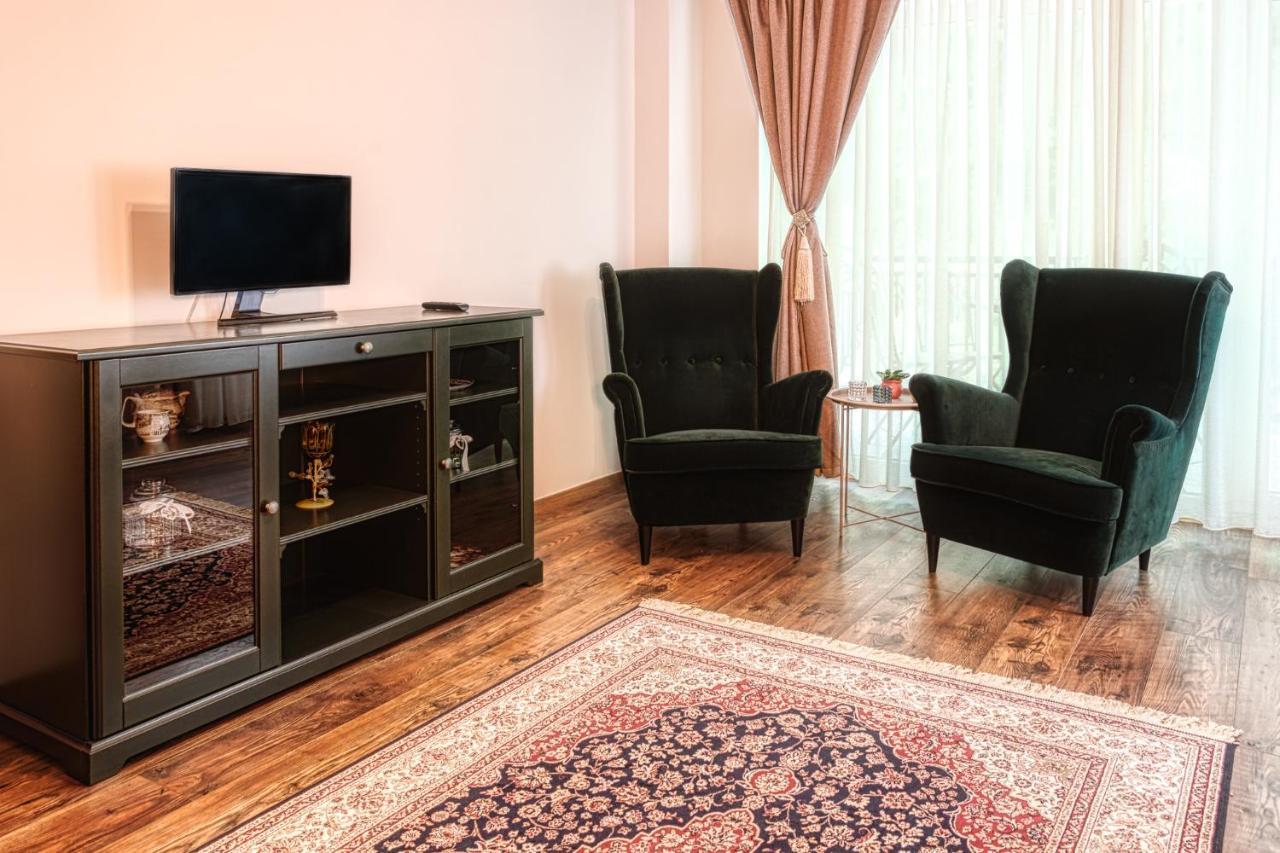 Nature Apartment - Minutes Away From The Old Town And Afi Mall บราชอฟ ภายนอก รูปภาพ