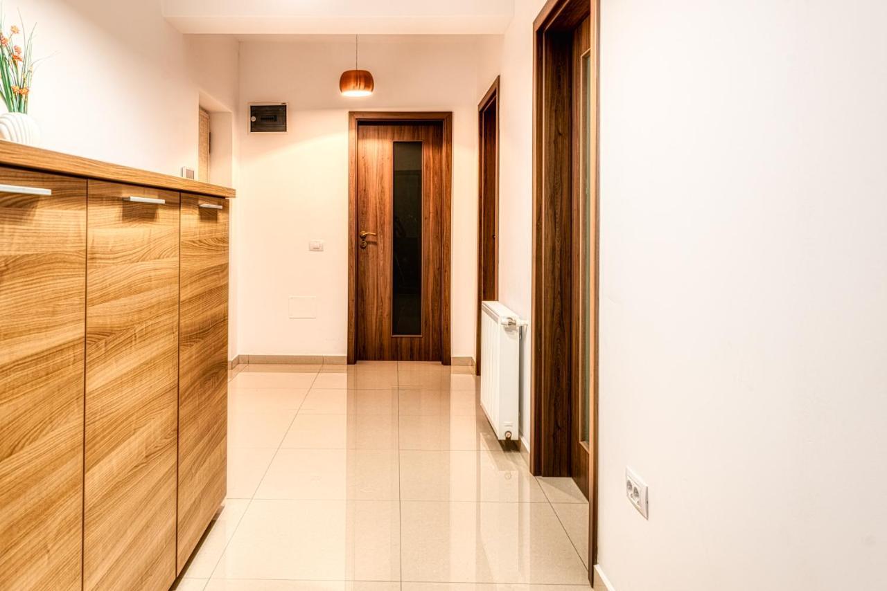 Nature Apartment - Minutes Away From The Old Town And Afi Mall บราชอฟ ภายนอก รูปภาพ