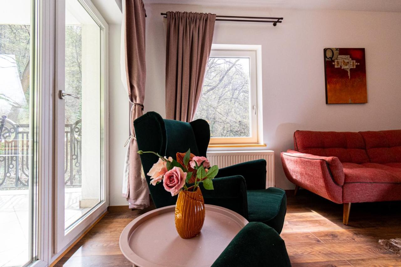 Nature Apartment - Minutes Away From The Old Town And Afi Mall บราชอฟ ภายนอก รูปภาพ